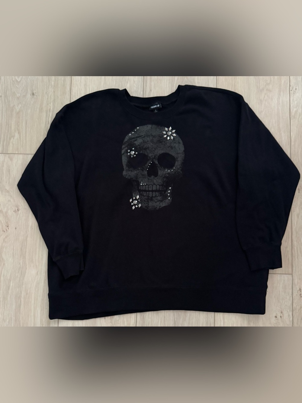 Torrid women’s black skull Halloween spooky sweatshirt size 0 / US 12/Large